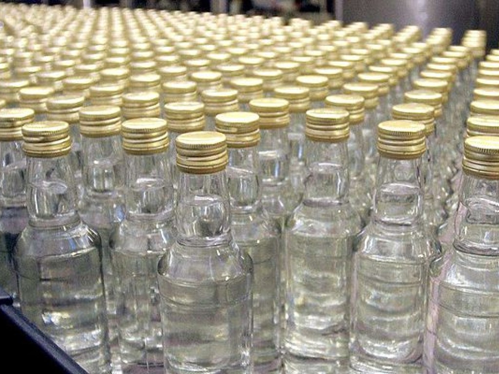 Нелегальные производители водки каждый день зарабатывают около 20 миллионов гривен &#8212; эксперт