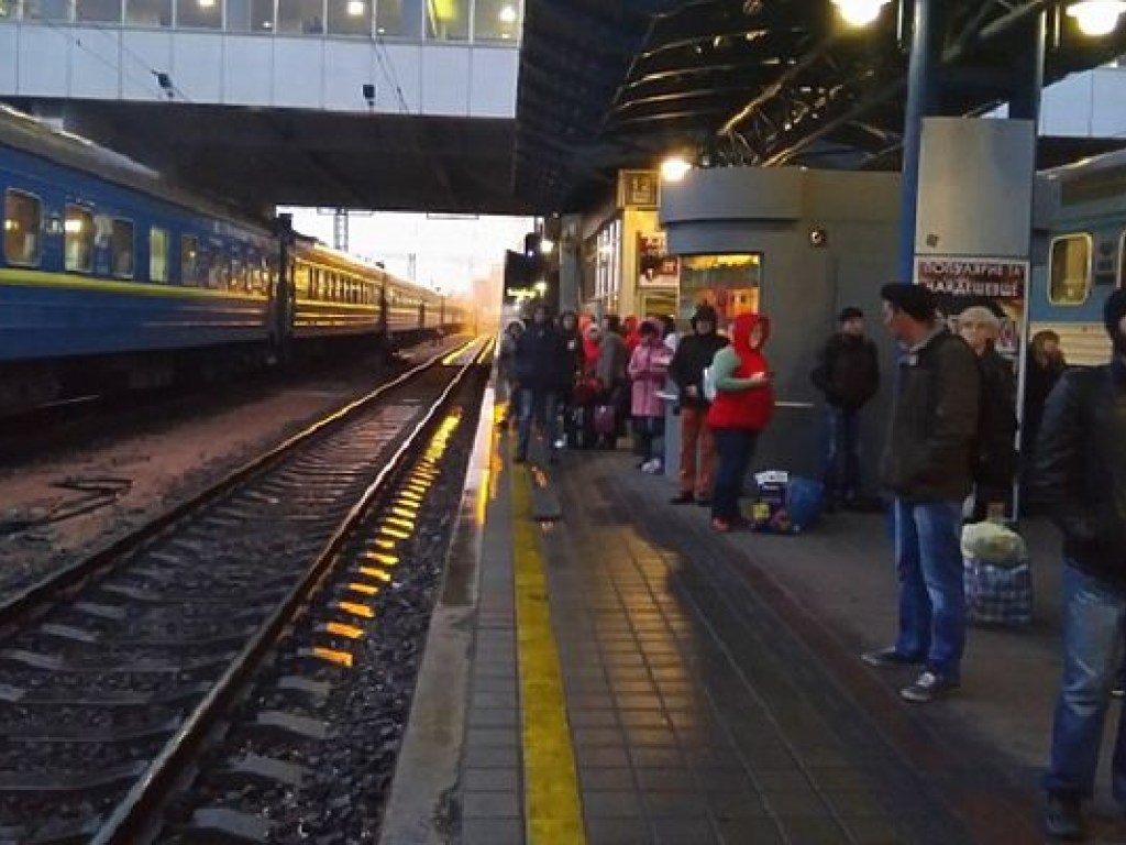 Центральный железнодорожный вокзал в Киеве эвакуировали в связи с угрозой взрыва (ФОТО)