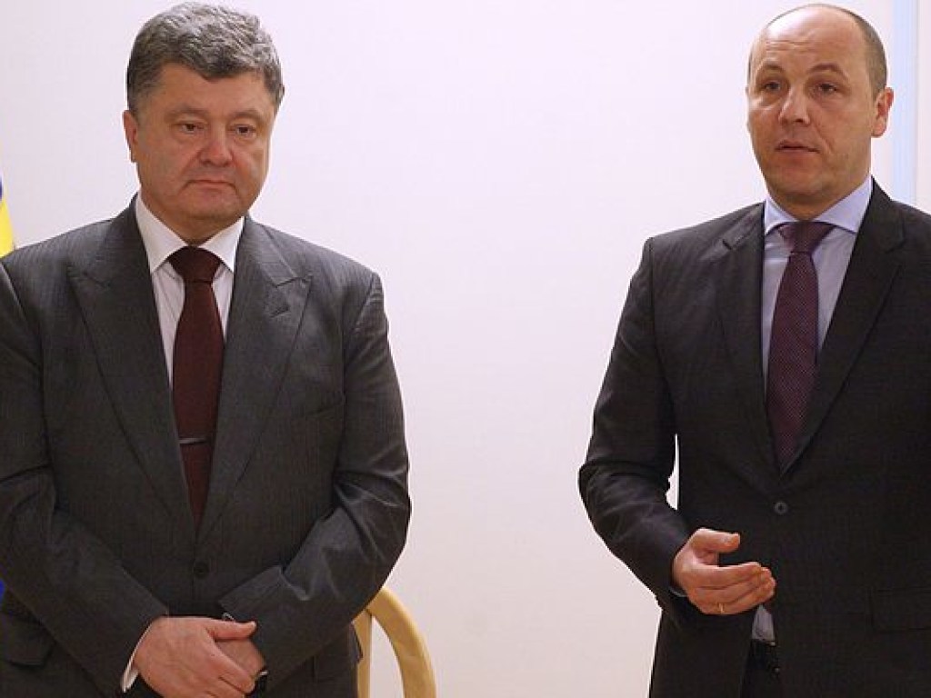 Порошенко и Парубия не поддерживает большая часть украинцев – политолог