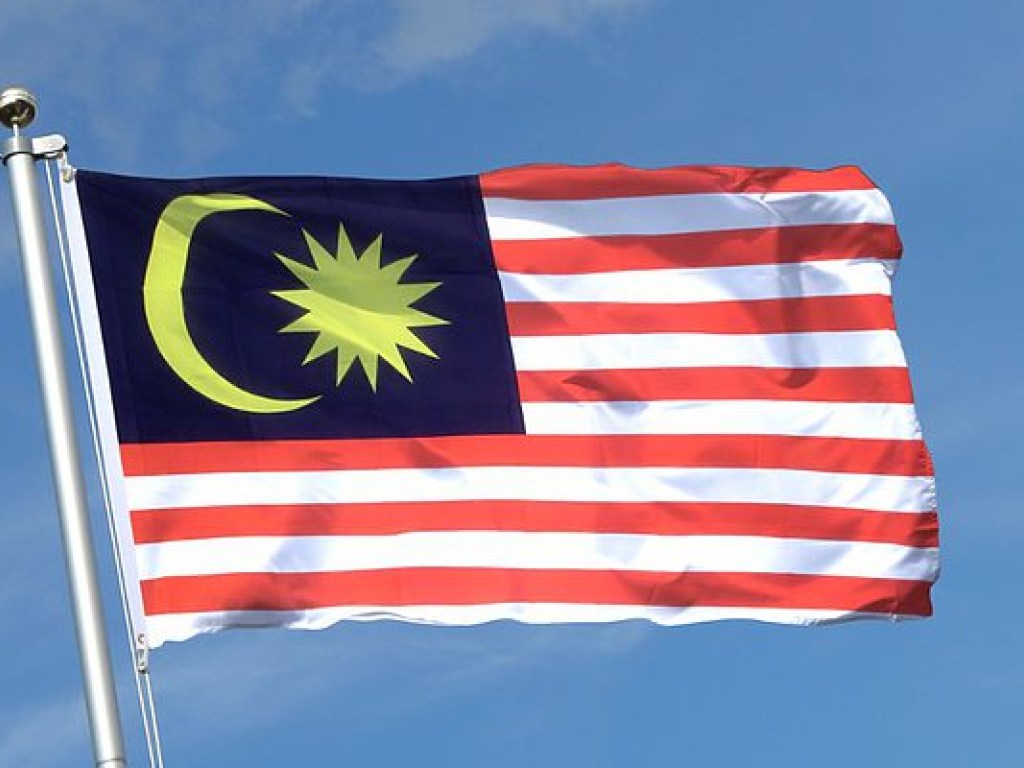 В Малайзии столкнулись два автобуса, погибли восемь человек (ФОТО)