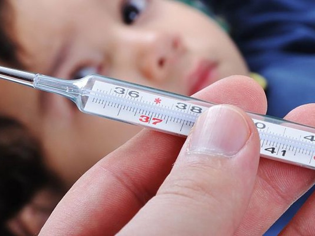 За неделю в киевские больницы из-за гриппа и ОРВИ попали 118 детей