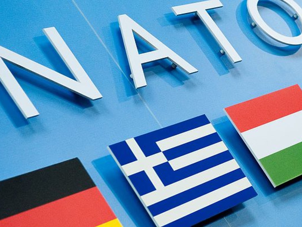 Минобороны и Генштаб консультируют советники из 13 стран-членов НАТО