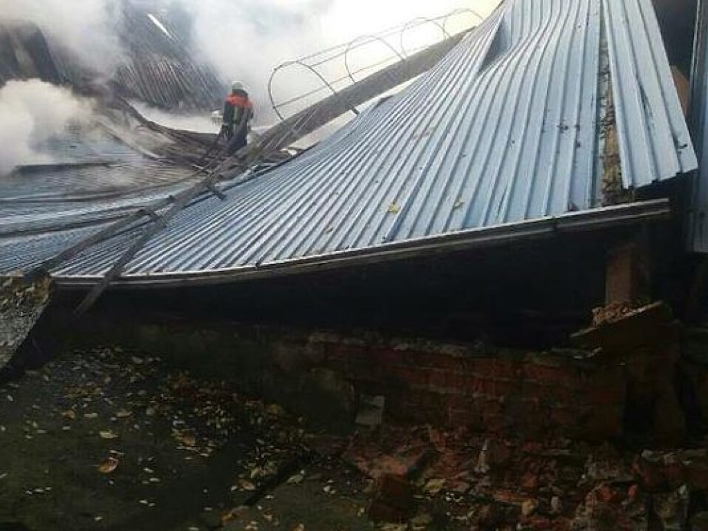В Киевской области произошел пожар в детской спортивной школе (ФОТО)