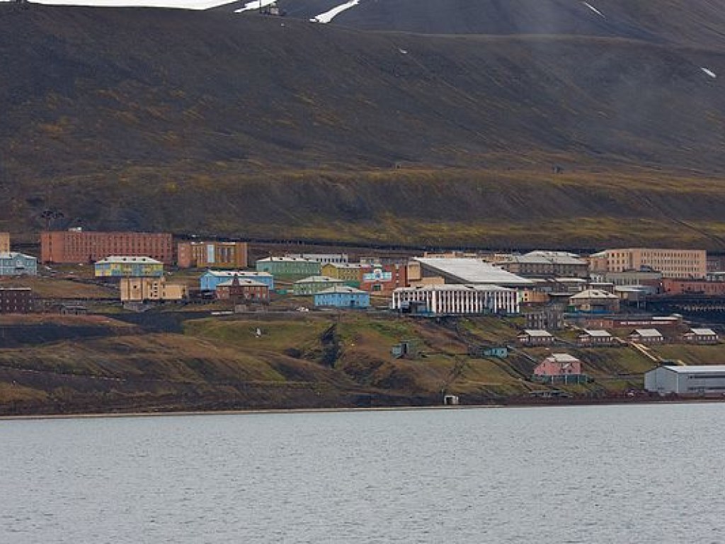У берегов Норвегии разбился российский вертолет с 8 людьми на борту