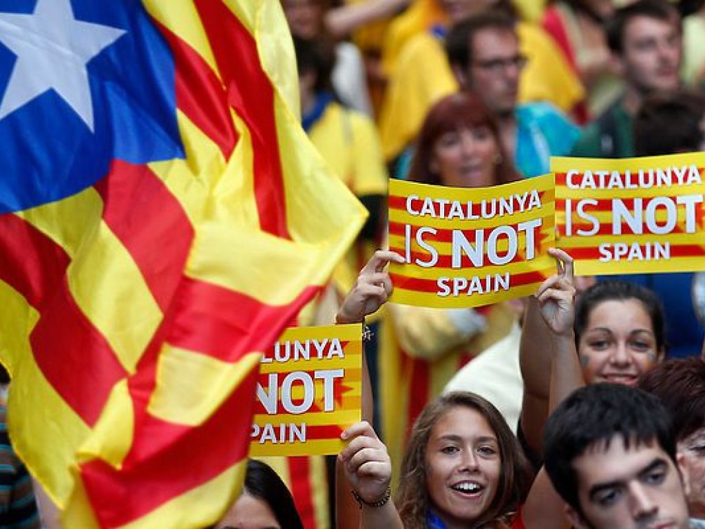 Один из министров Каталонии подал в отставку после выступления Пучдемона