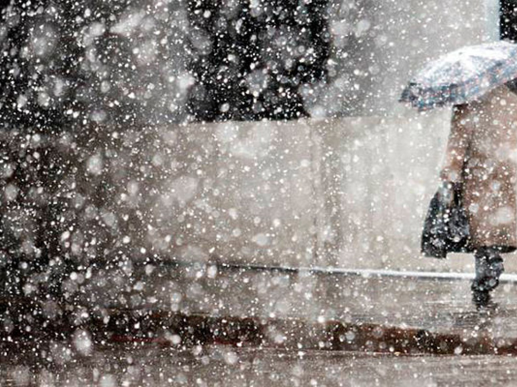 Синоптик: В выходные в Украину придет непогода с сильными дождями, мокрым снегом и штормовым ветром  (КАРТЫ)