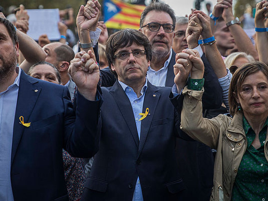 Власти Испании позволят Пучдемону выдвигаться на выборах Каталонии