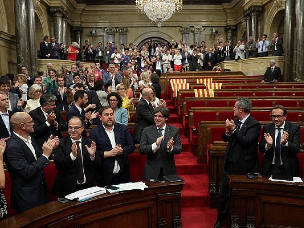 Парламент Каталонии согласился на свой роспуск