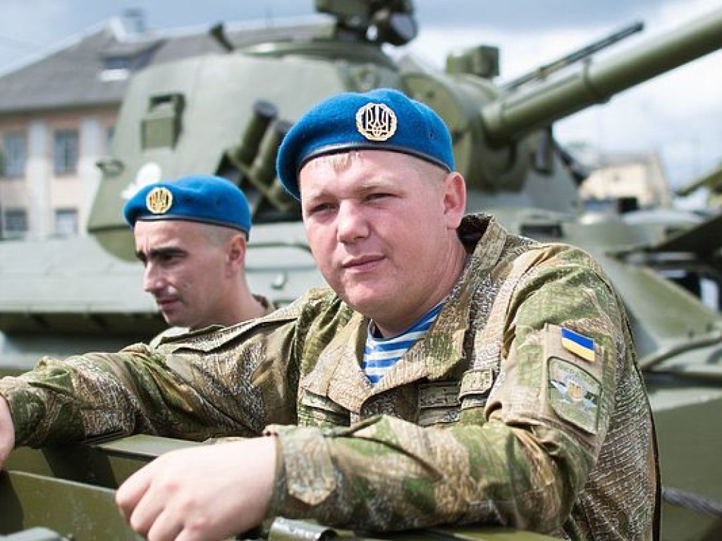 Украинские десантники получили новую форму и знаки различия (ФОТО)
