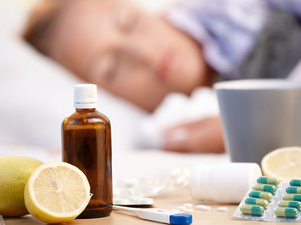 Медик рассказал о самых полезных продуктах в период гриппа и простуд