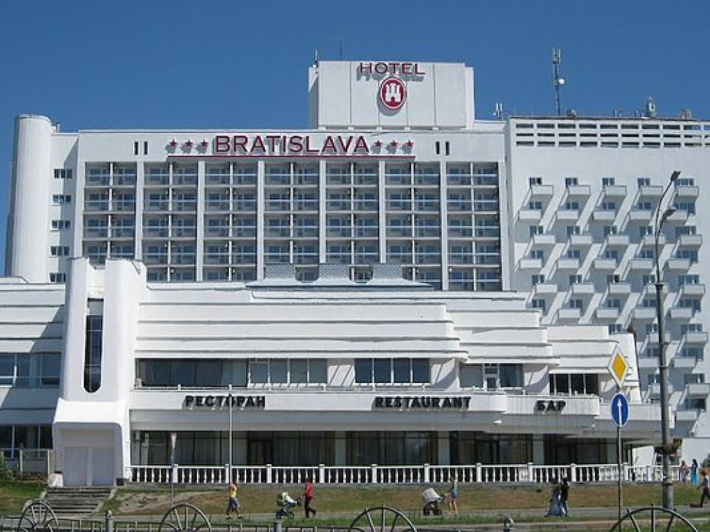 В Киеве заминировали гостиницу &#171;Братислава&#187; возле метро &#171;Дарница&#187;