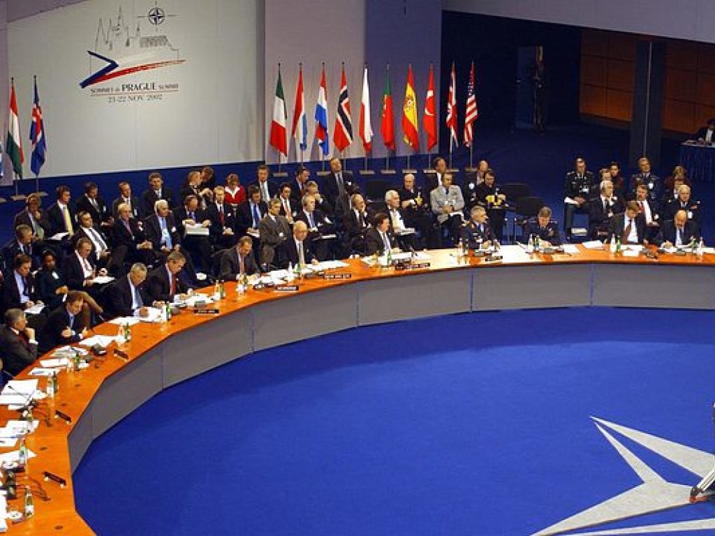 Европейский эксперт объяснил, почему НАТО не будет ввязываться в войну США и КНДР