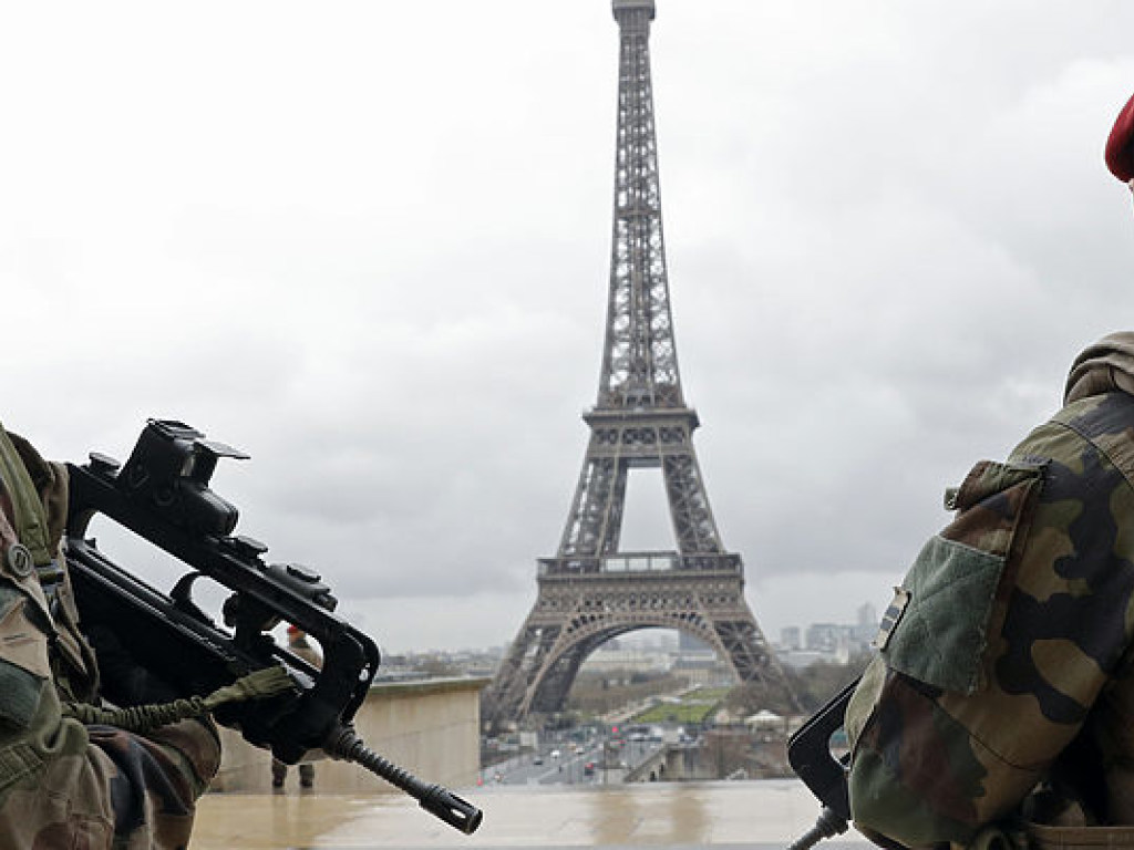 Во Франции отменили режим чрезвычайного положения