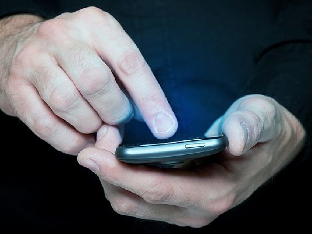 Во Франции запустили SMS-сервис для «отшивания» поклонников