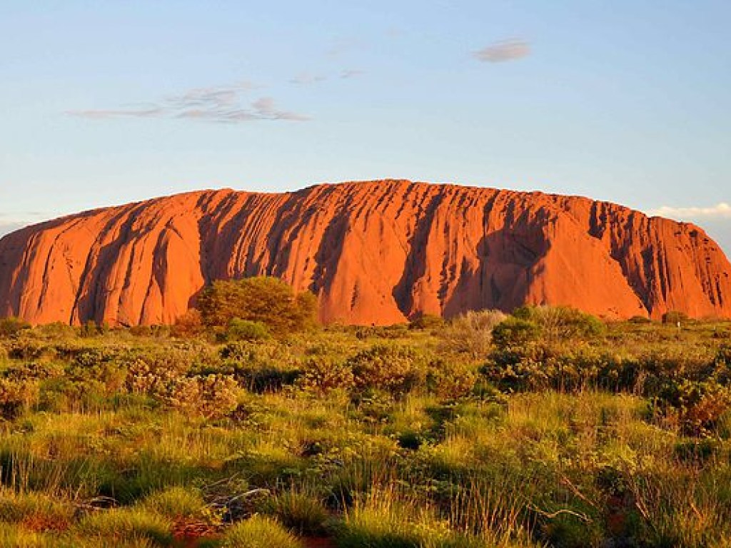 В Австралии для туристов закроют всемирно известную скалу Улуру