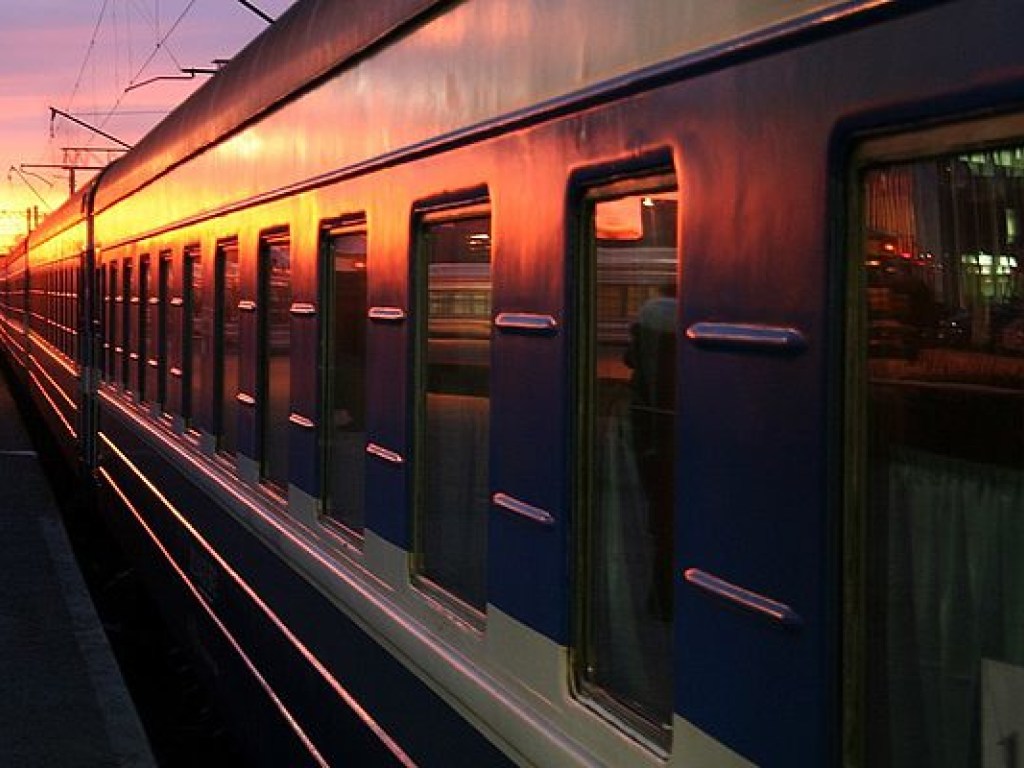 Подростка ударило током на крыше поезда в Одессе