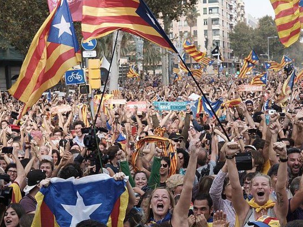 В Каталонии возобновились протесты из-за арестов лидеров региона (ВИДЕО)
