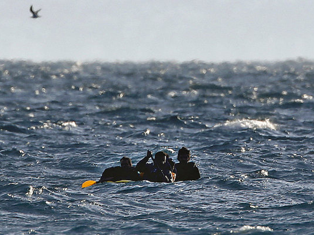 Деревянное судно с мигрантами затонуло у берегов Греции, найден первый погибший