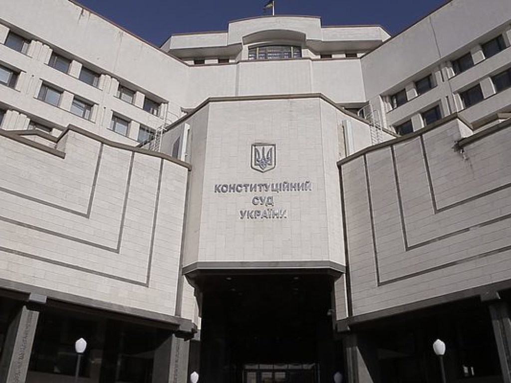 Власть не может найти желающего занять пост главы КСУ – эксперт