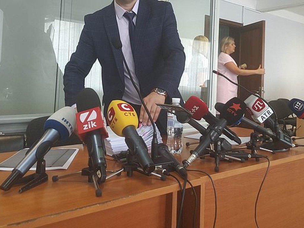 Политолог пояснил причины замен адвокатов в «деле Януковича»