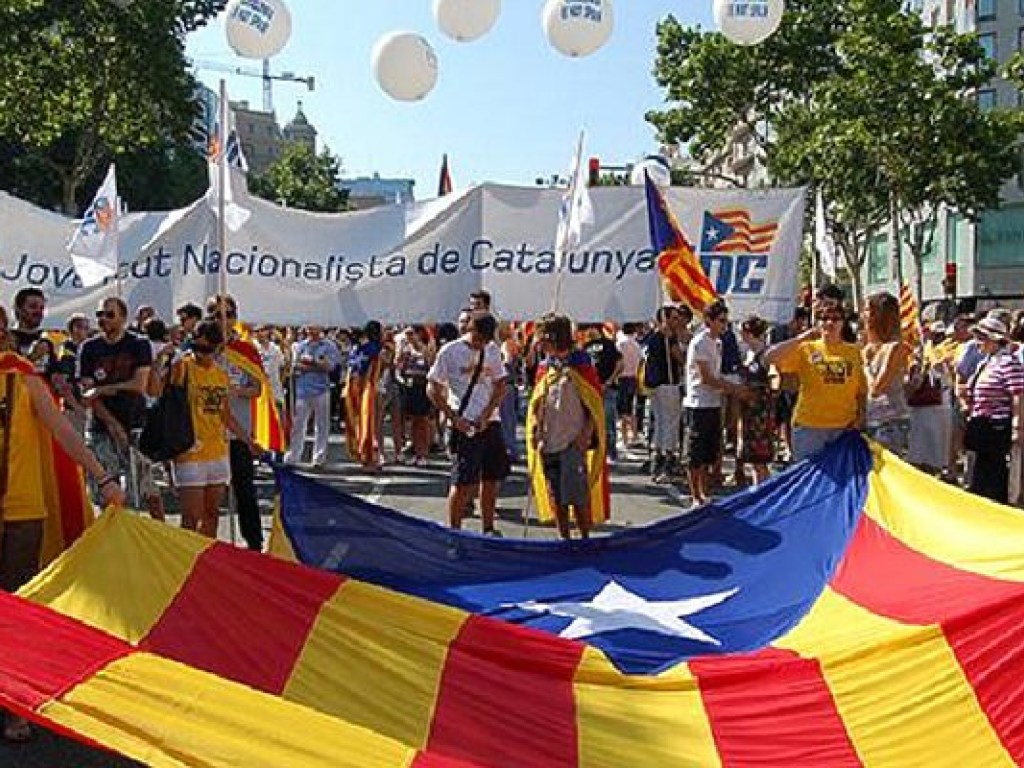 В Бильбао тысячи людей требовали освободить лидеров Каталонии (ФОТО, ВИДЕО)