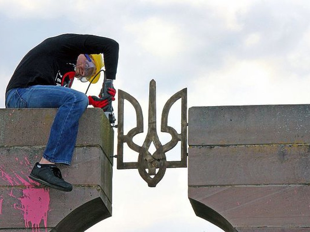В Польше заявили, что Украина доверила исторический диалог лицу с антипольскими настроениями