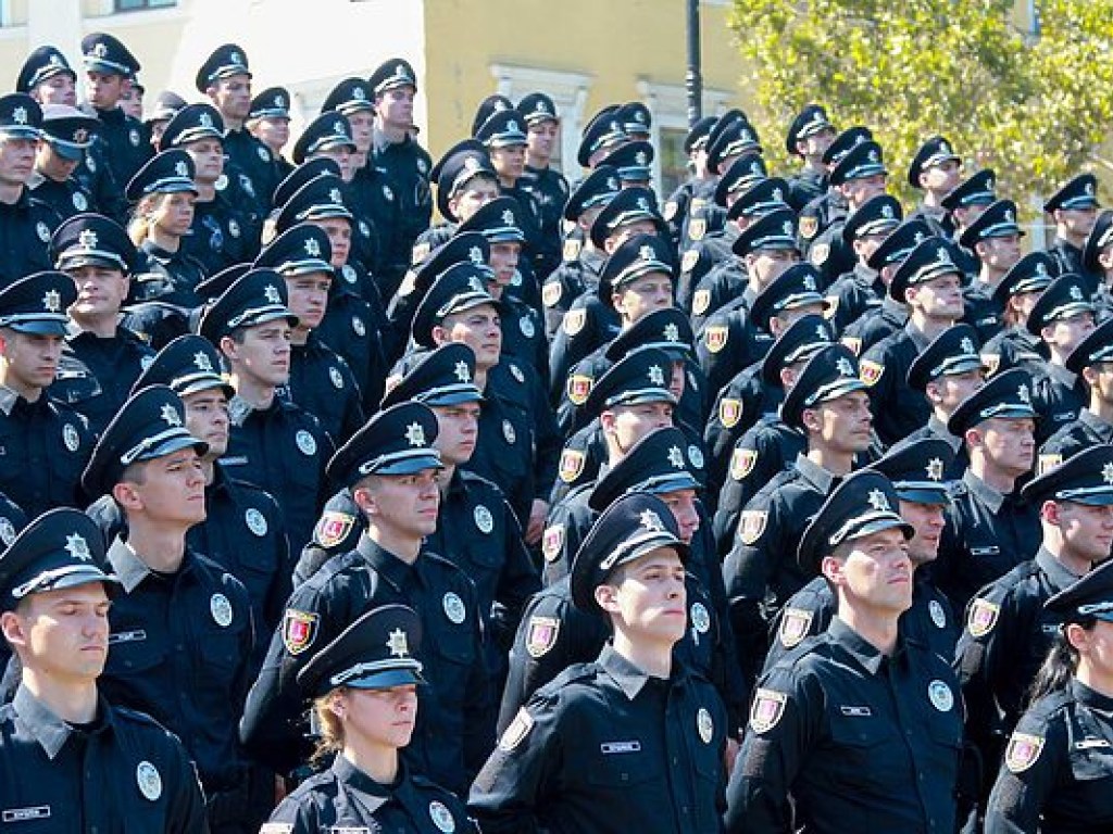 В Украине судами восстановлены в должности 2 105 полицейских
