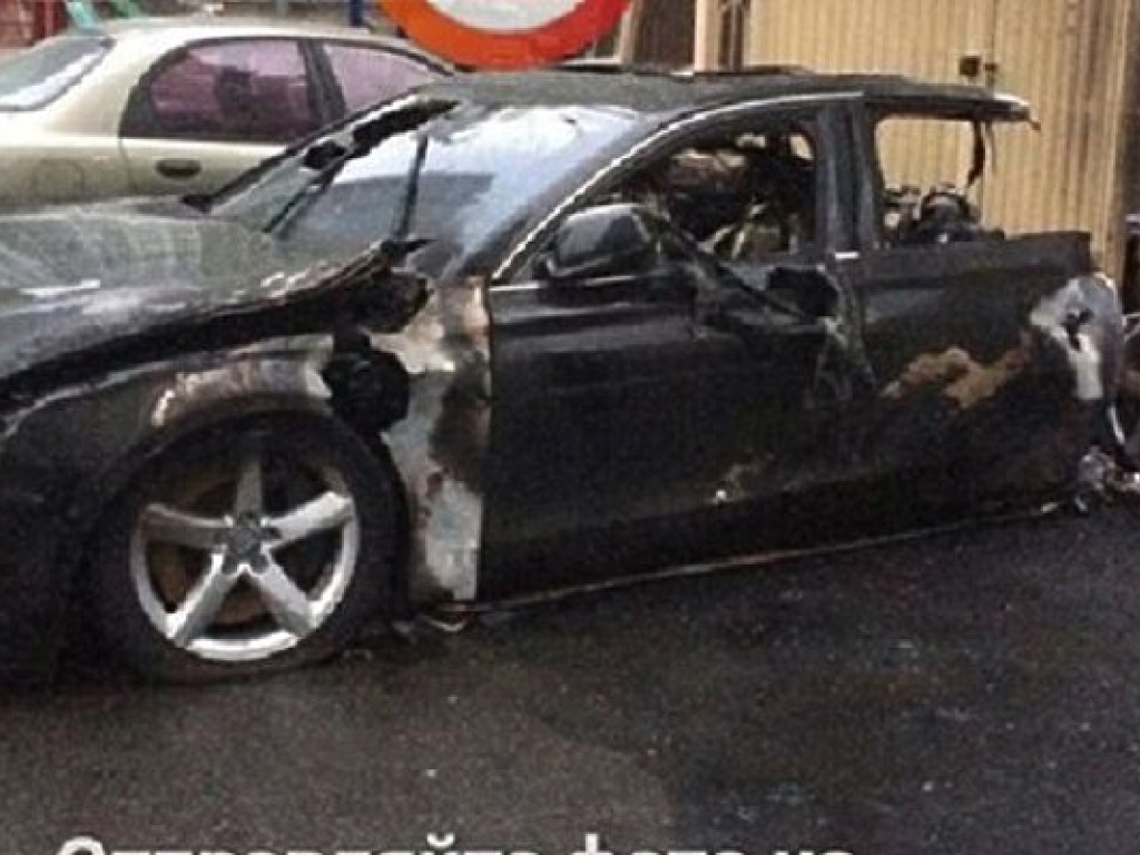 Сгоревший в Киеве Audi принадлежал водителю экс-главы Мининфраструктуры Пивоварского &#8212; СМИ