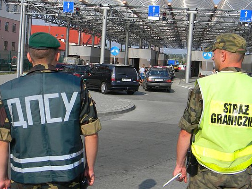 Выпивший украинец на границе ударил польского таможенника