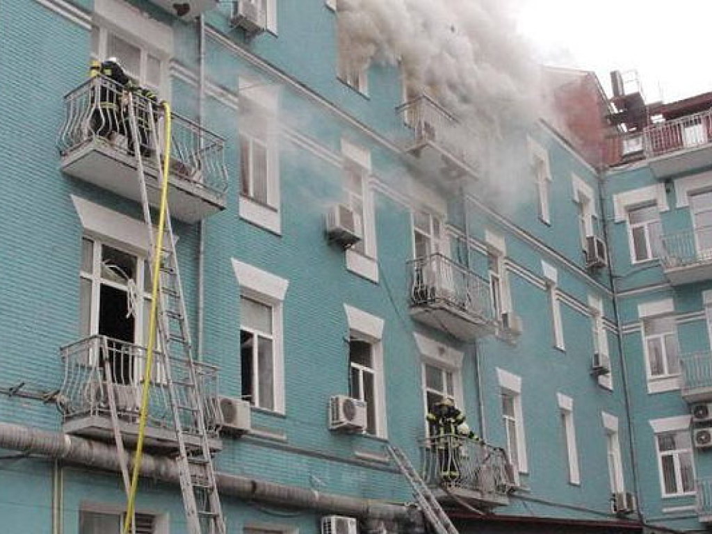 Пожар в доме в центре Киева локализован и ликвидирован – ГСЧС (ФОТО)