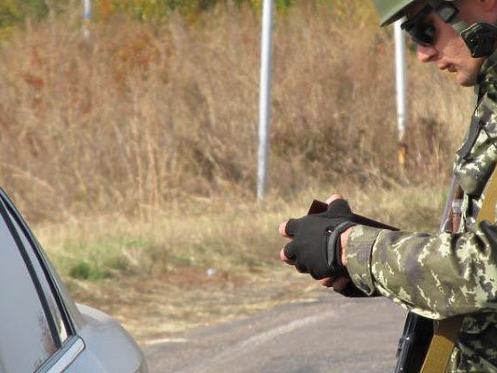 В Сумской области задержали контрабандистов, перевозивших оружие