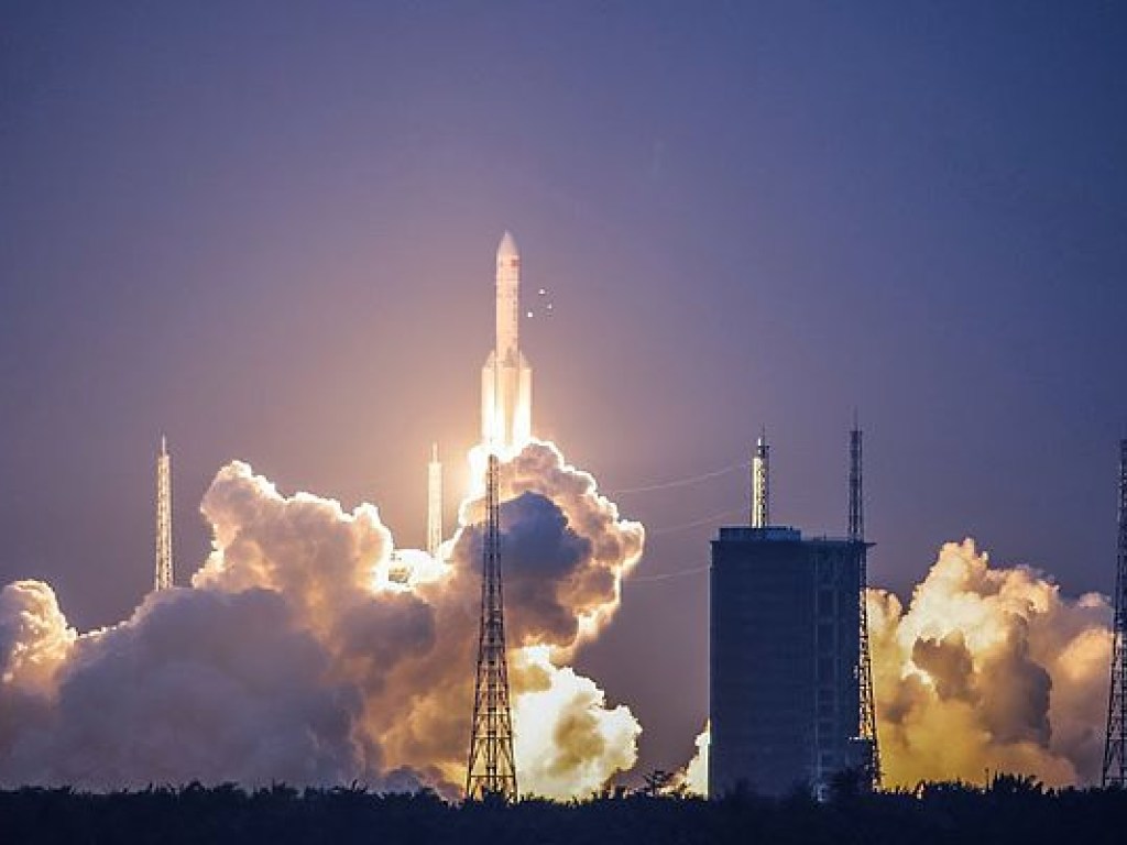 В 2020 году Китай запустит многоразовую ракету-носитель, адаптированную для перевозки людей и грузов (ФОТО)