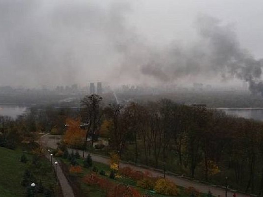 Киевлян напугал пожар в столичном Гидропарке