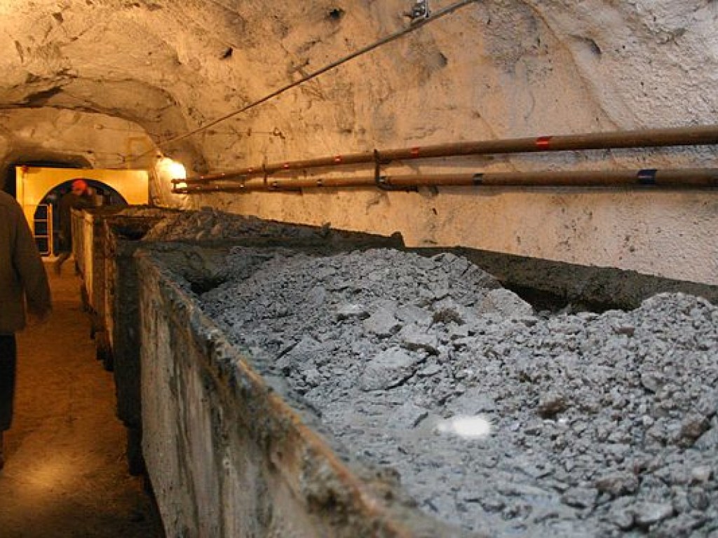 Реформа угольной отрасли: шахты готовят к продаже, а горняков &#8212; к увольнениям