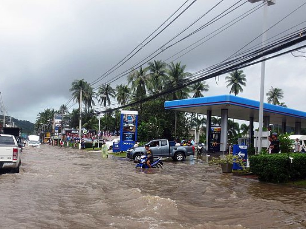 В Таиланде из-за наводнений погибло около 20 человек