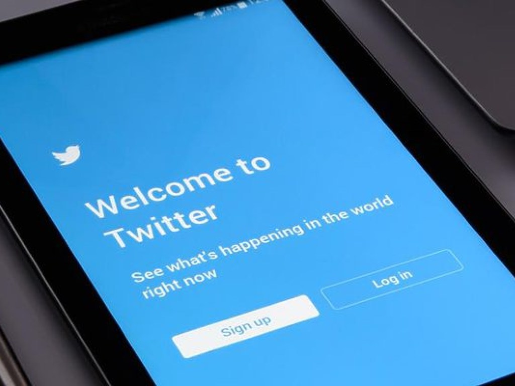 Twitter на время остановил верификацию пользователей