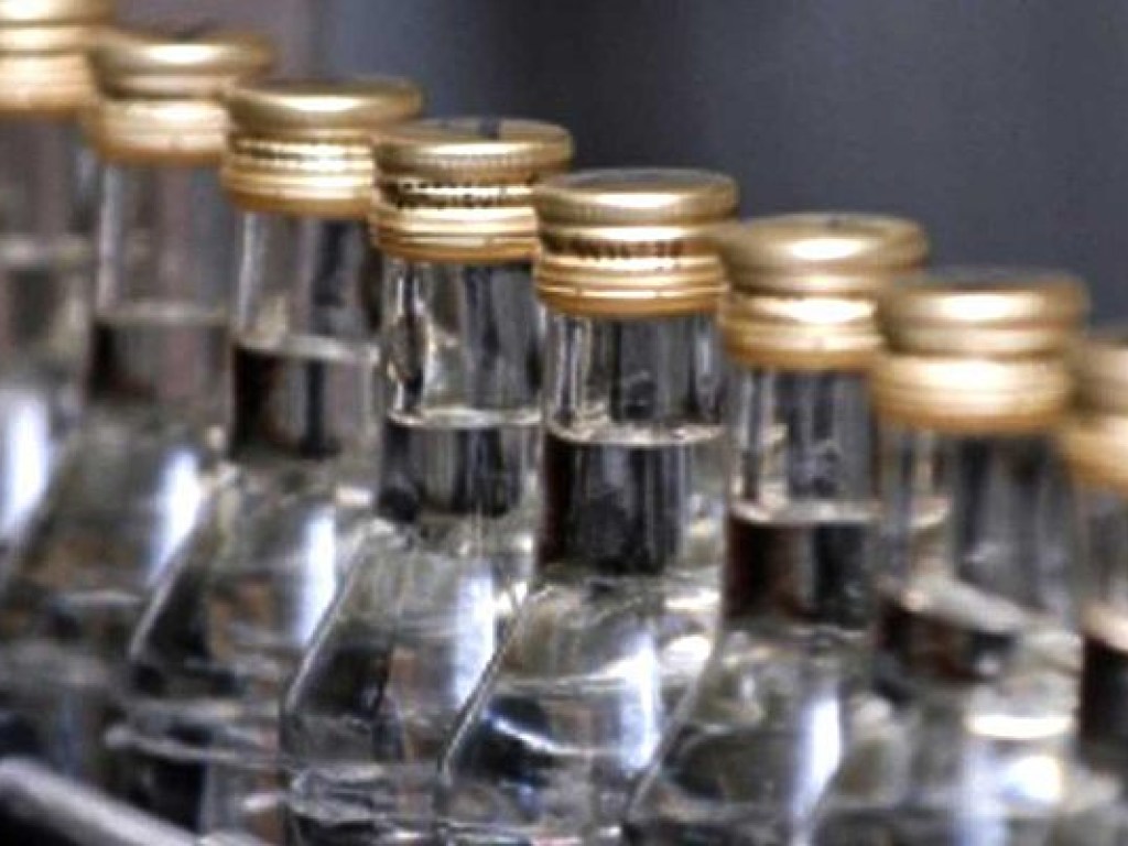 Около трех тысяч литров контрафактного алкоголя обнаружили на складах логистической компании