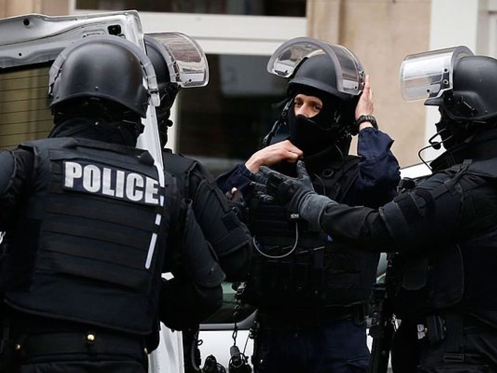 Во Франции с начала года 45 сотрудников полиции покончили жизнь самоубийством