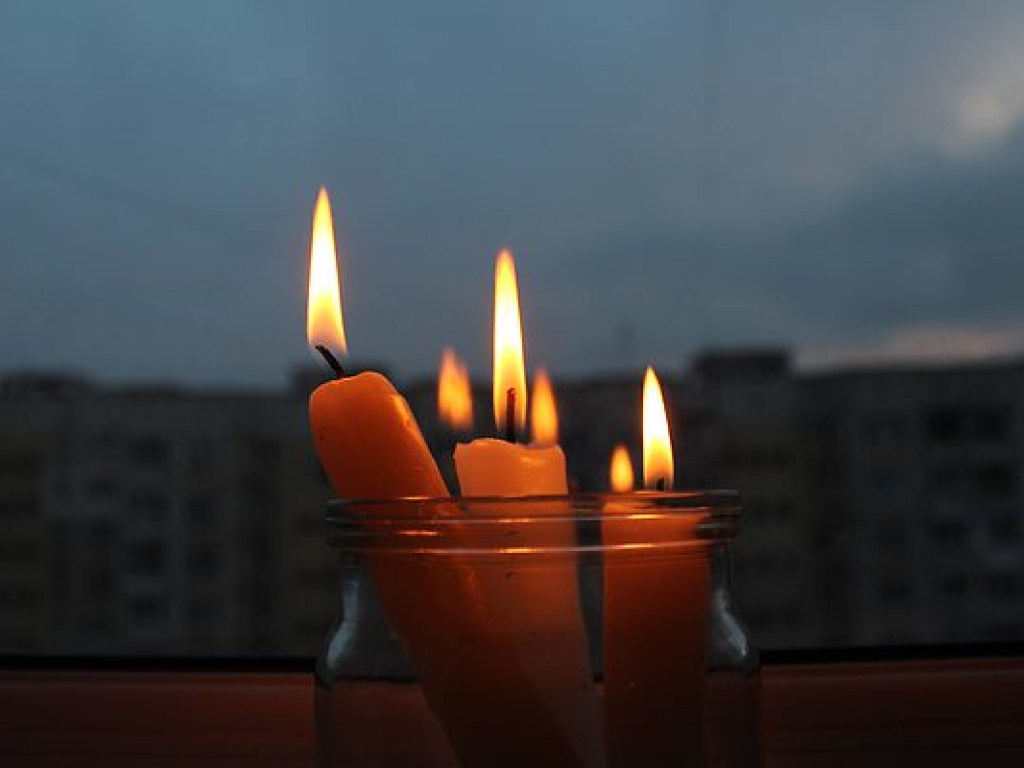 В центре Киева нет света: ремонт поврежденной электросети займет 12 часов