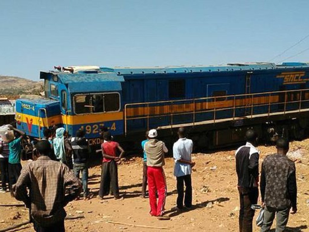 В результате крушения поезда в Конго погибло 34 человека (ФОТО)