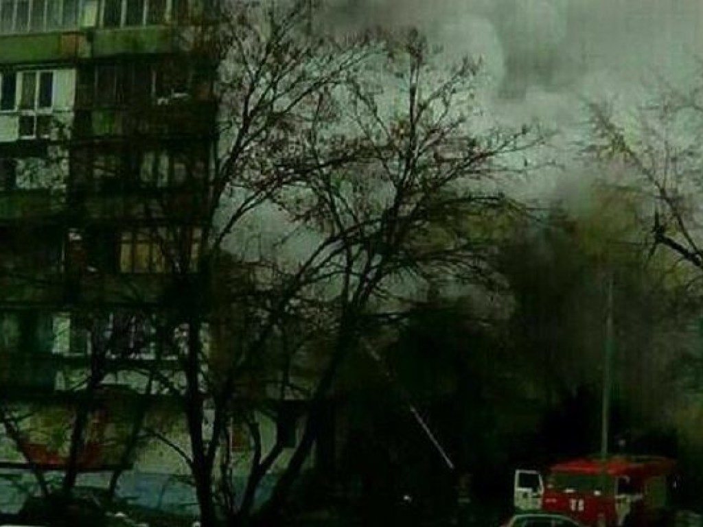 В Киеве горела квартира в многоэтажке
