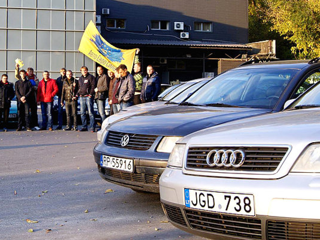 За 10 месяцев в Украине угнали 300 автомобилей на еврономерах
