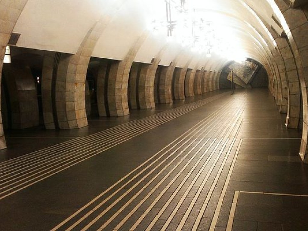В Киеве из-за сообщения о минировании закрыта станция &#171;Лыбедская&#187;