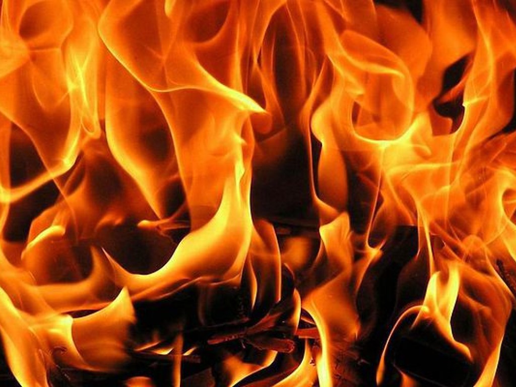Во время пожара на СТО в Одессе погиб мужчина