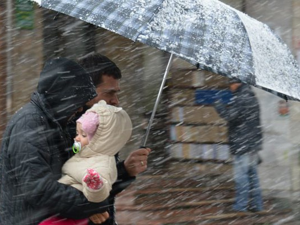 Погода на завтра: В Карпатах и Киеве ожидаются дожди с мокрым снегом