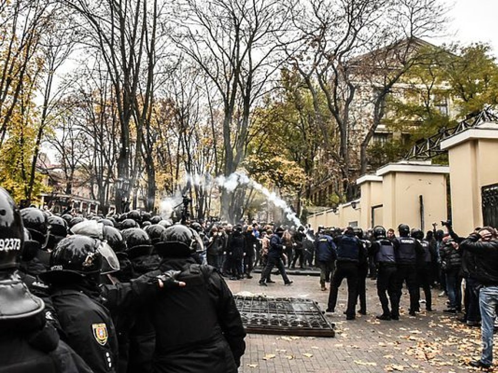 Столкновения в Одессе: число пострадавших полицейских увеличилось до 20 сотрудников