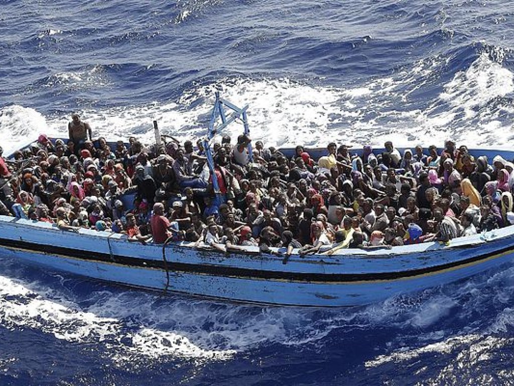 Береговая охрана Алжира задержала около 300 нелегалов, направлявшихся в Европу
