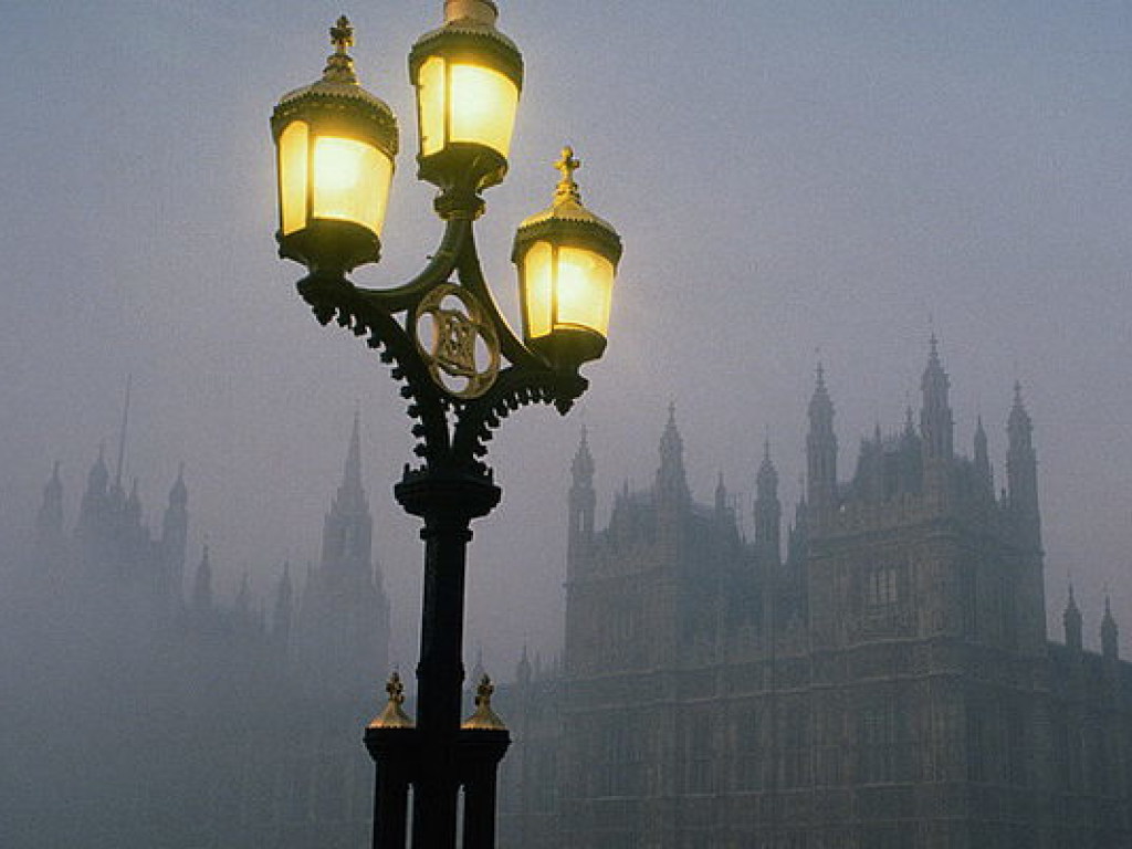 Британцам предложат заряжать электромобили от фонарных столбов