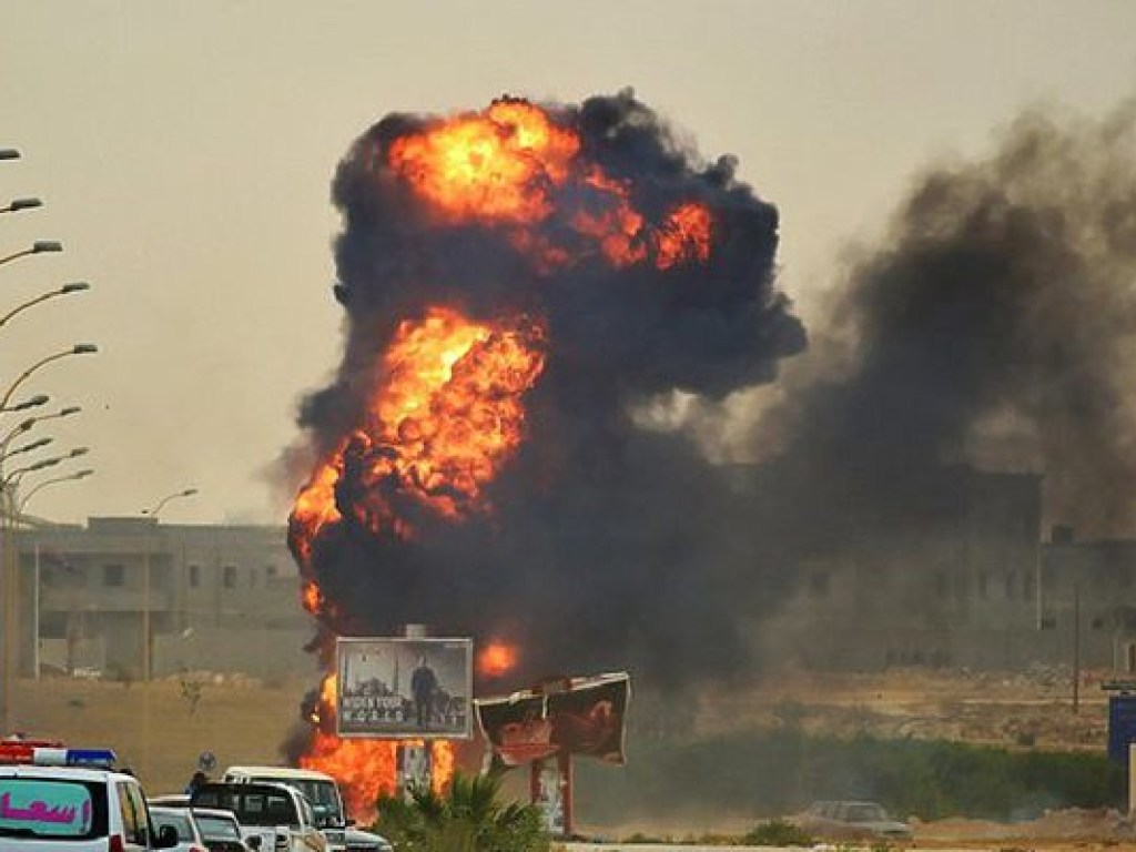 В Ираке на рынке произошел взрыв, погибли более 20 человек