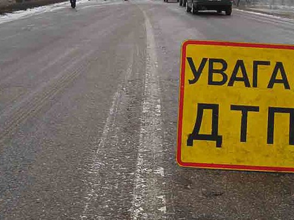 На Черниговщине зерновоз сбил двух пешеходов, есть погибший &#8212; полиция
